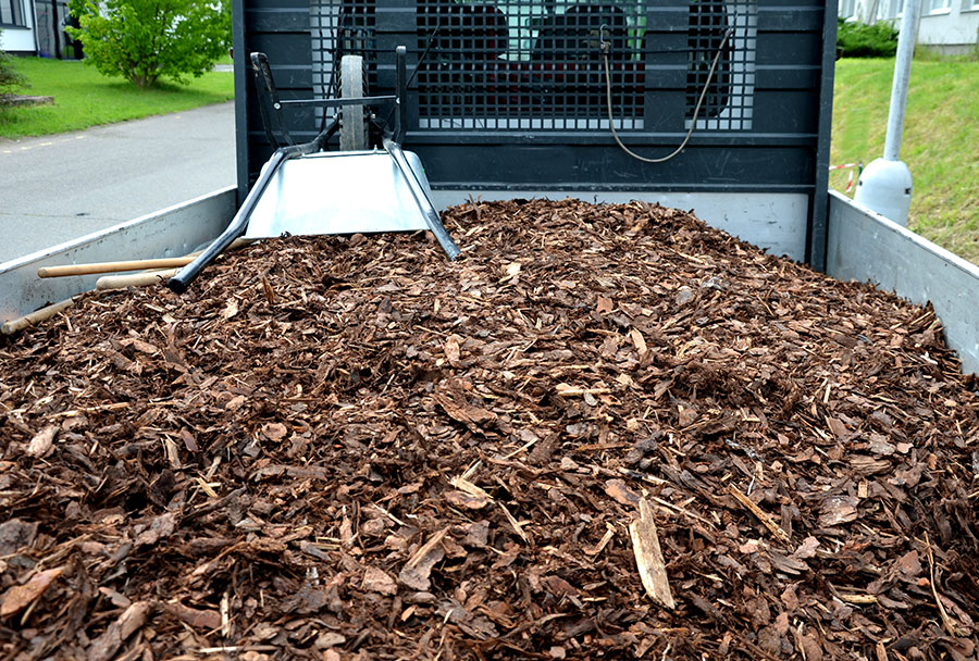 Mulch Delivery, Hauling, Spreading